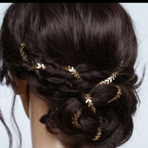 Set of 2 Gold Laurel Leaf Hair Accessories